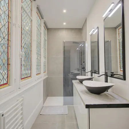 Le Parisien Chic Et Contemporain Apartamento